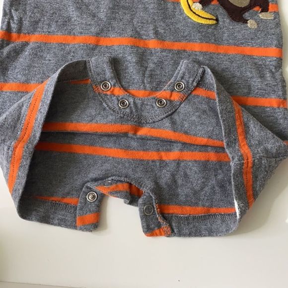 🌵 Bundle to save 3/$10 - 3 Month Monkey Outfit! - Picture 4 of 6